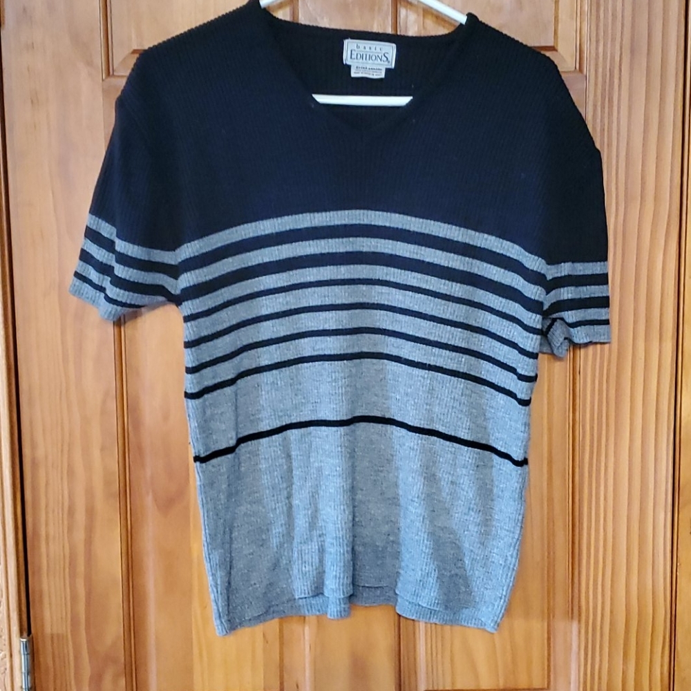 Womens short sleeve shirt